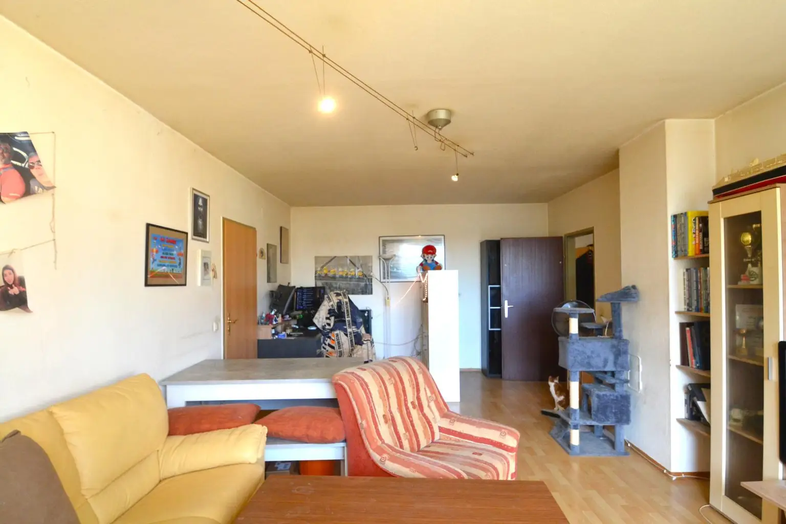 Wohnzimmer mit Kaminanschluss