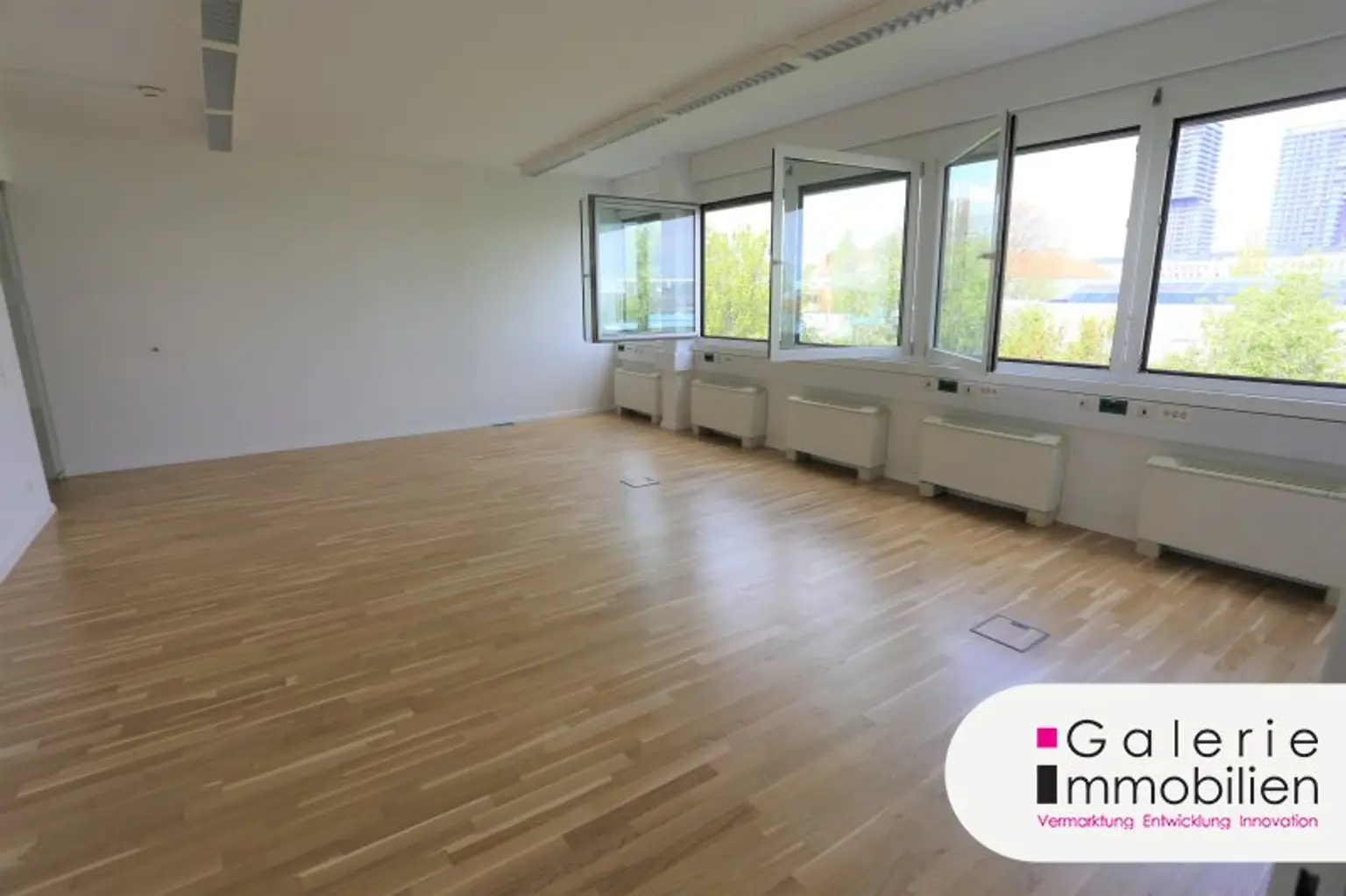 Helles Büro im 2. Liftstock in modernem Bürogebäude - Abstellplatz