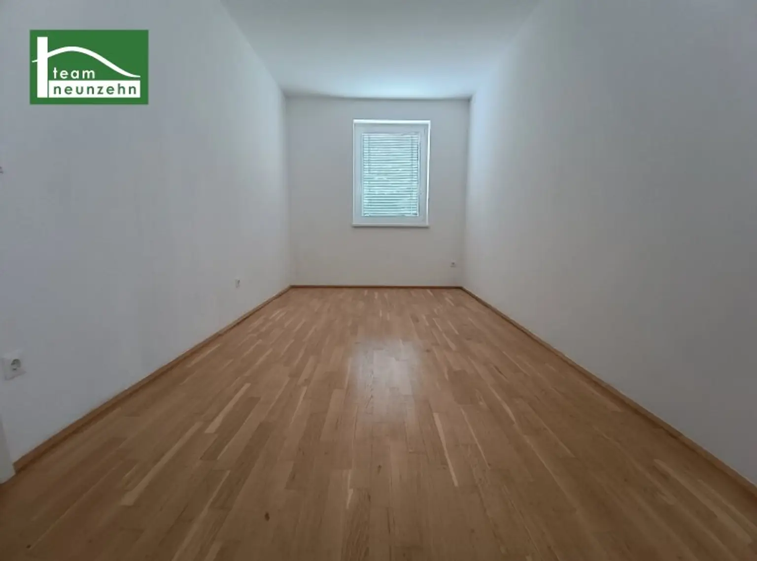 Lichtdurchflutete 4-Zimmer-Wohnung mit privater Außenfläche