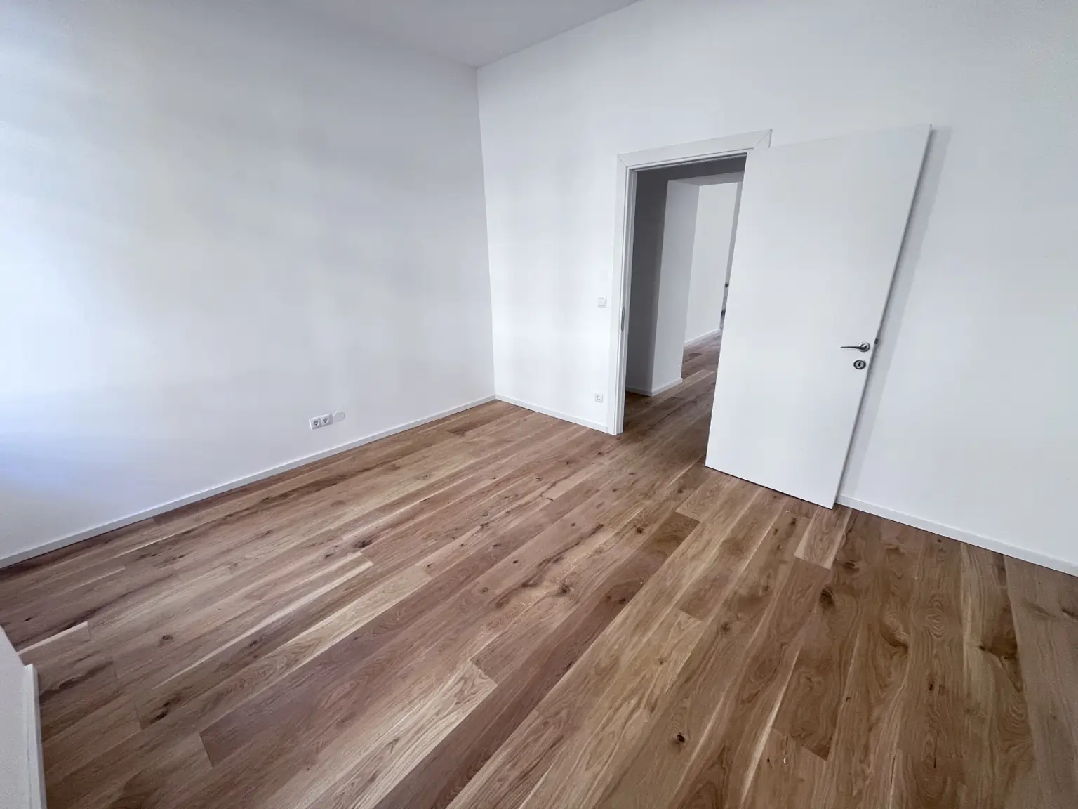 Großes Schlafzimmer