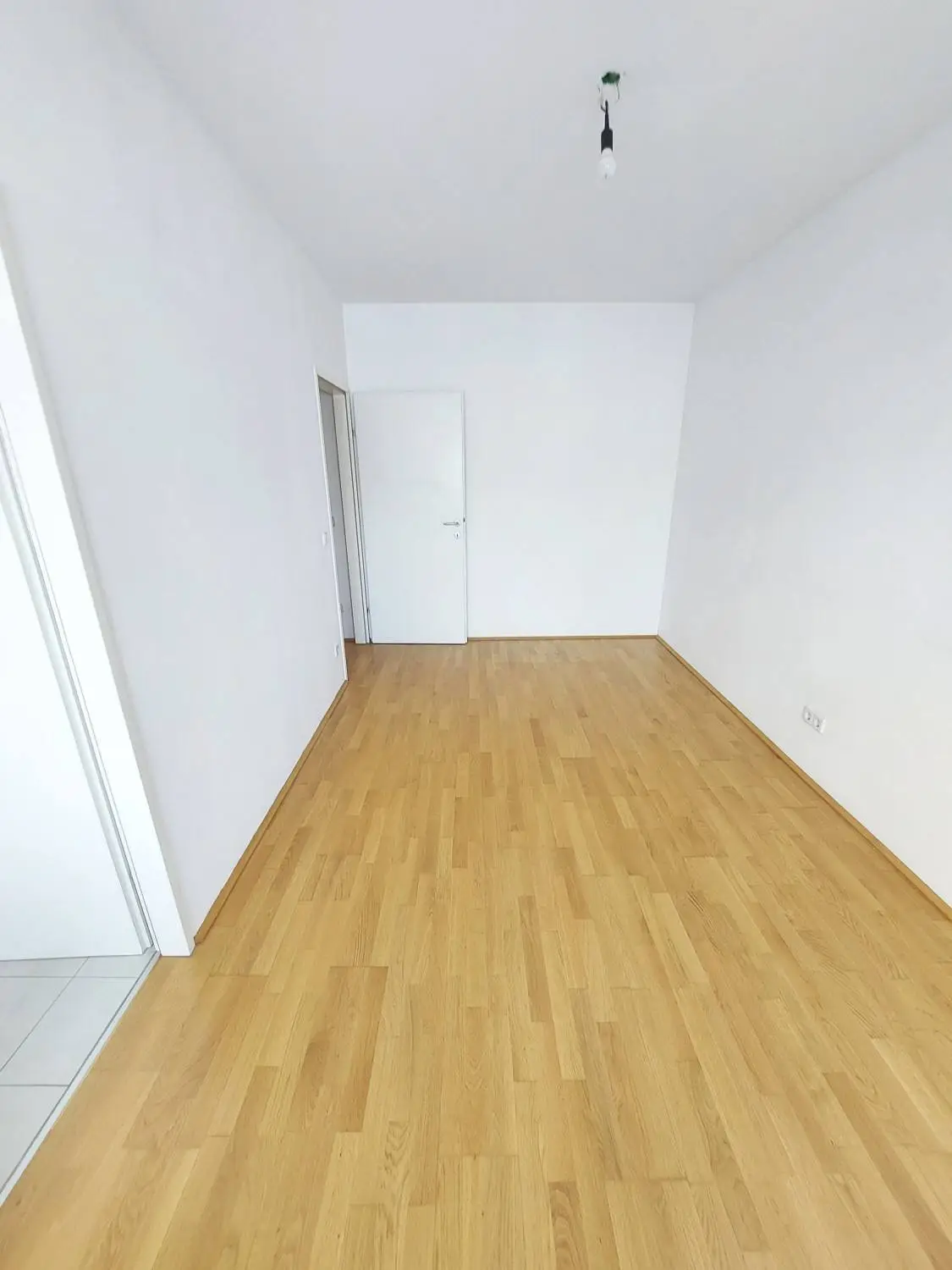 3-Zimmer-Maisonette mit Dachterrasse - direkt beim Enkplatz