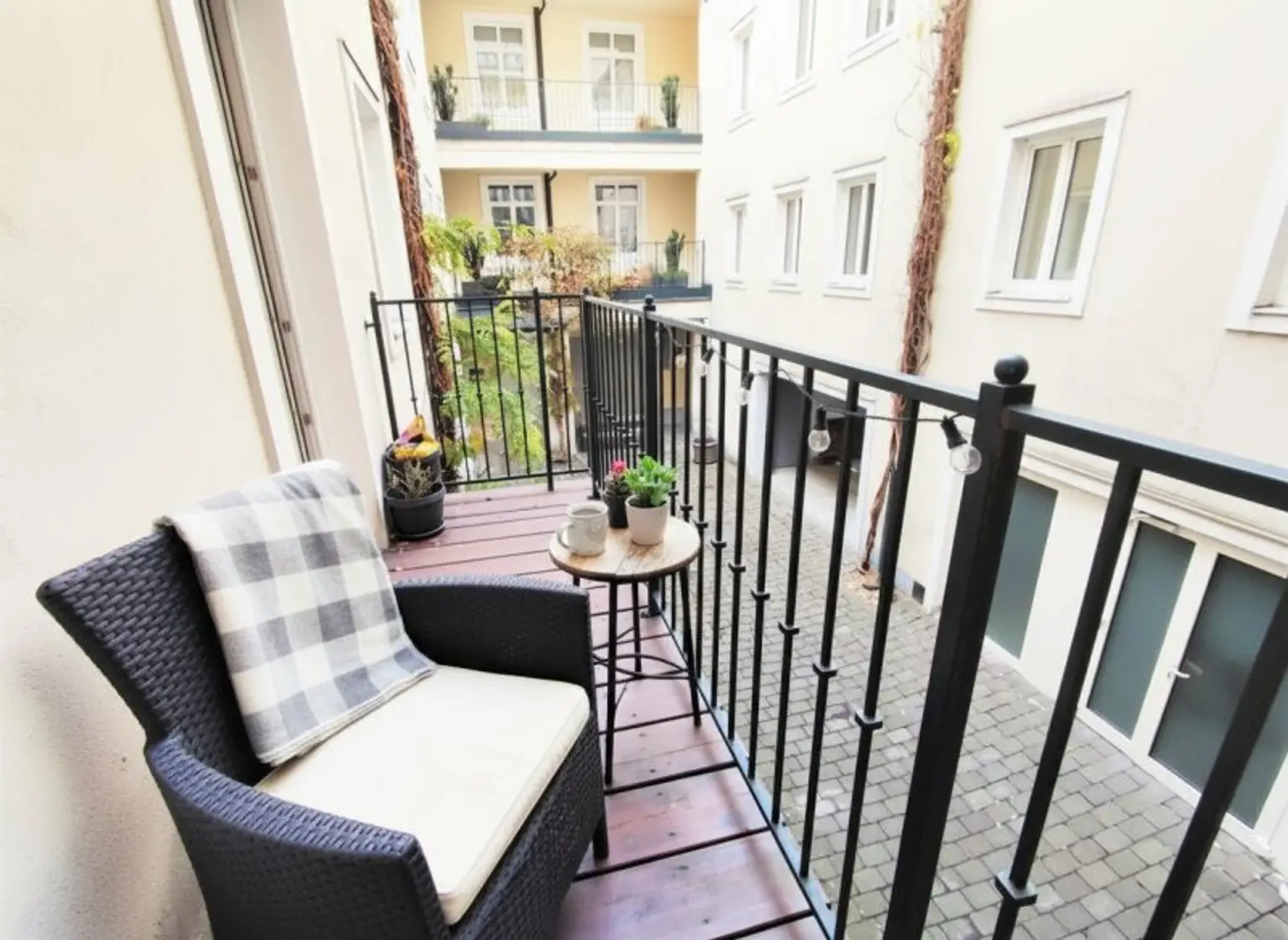 OASE TRIFFT STADT. Hofseitiges Wohnen in der Lindengasse