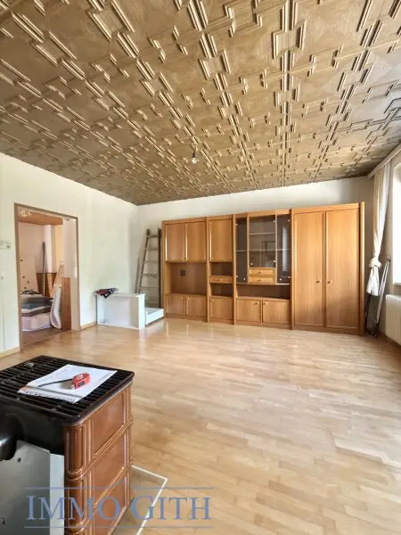 RUHIGE SACKGASSENLAGE MIT POTENZIAL – 652 M² GRUNDSTÜCK MIT EINFAMILIENHAUS, POOL & EINREICHPLAN IN GUNTRAMSDORF ZU KAUFEN!