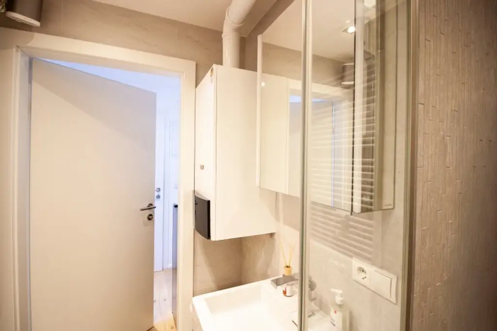 Modernes Maisonette-Juwel mit Terrasse im 3. Bezirk – Tischlerküche, 2 Bäder & Klimaanlage