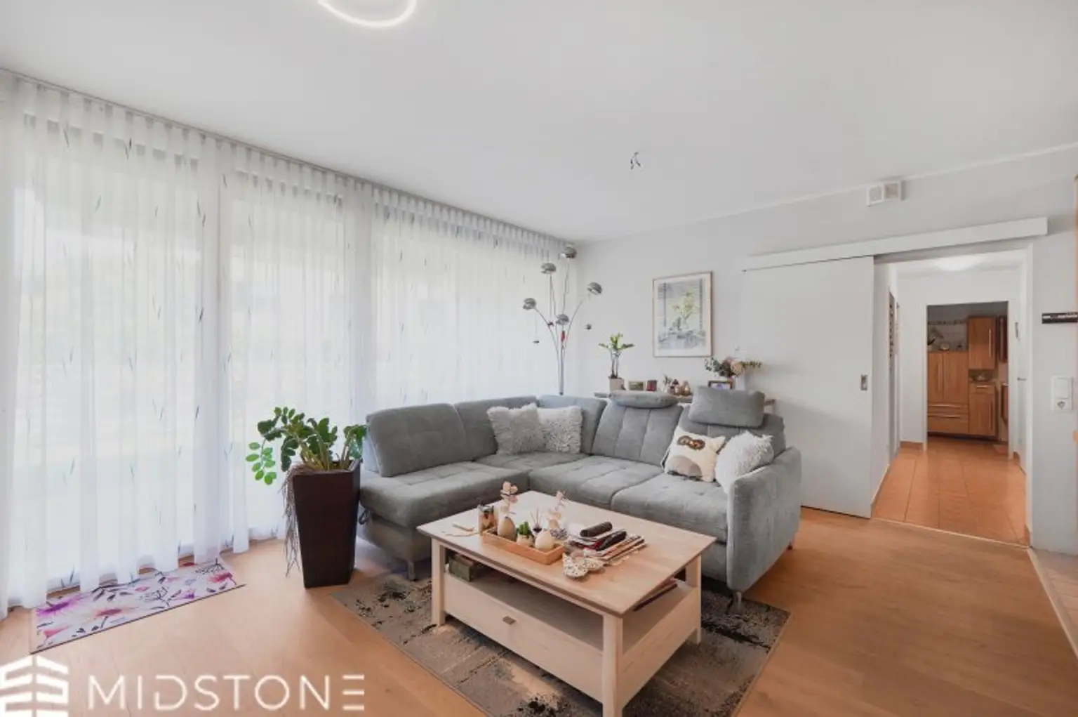*Sonnige Gartenwohnung in ruhiger Lage* Komfortables Wohnen mit Terrasse und Garage