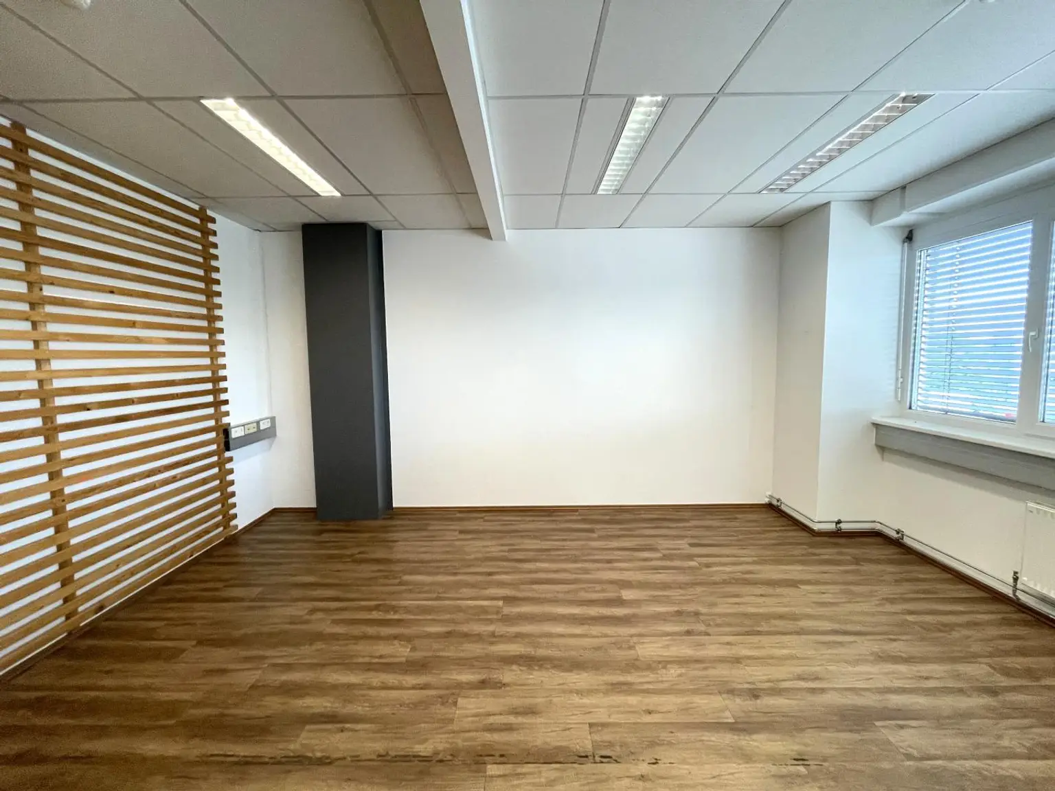 Innenansicht Büro Halle 4a