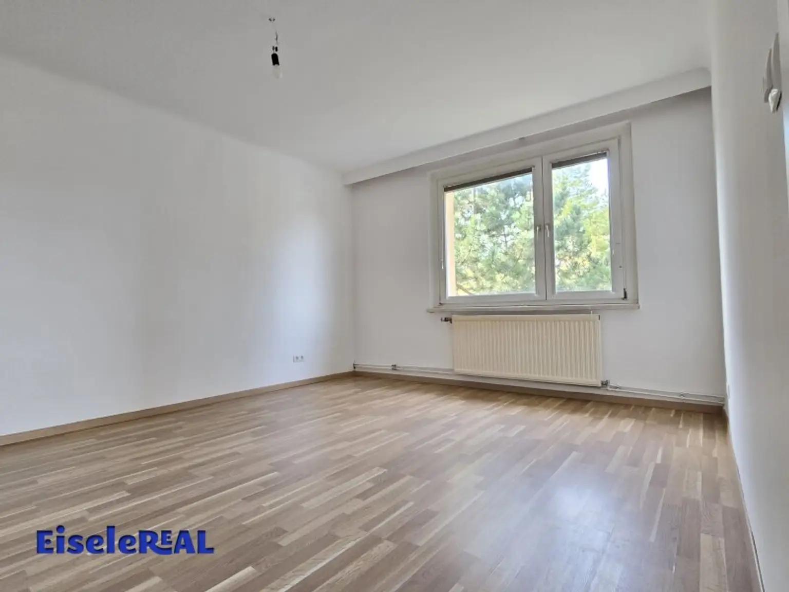 tolle 2 Zimmer Wohnung, extra Küche