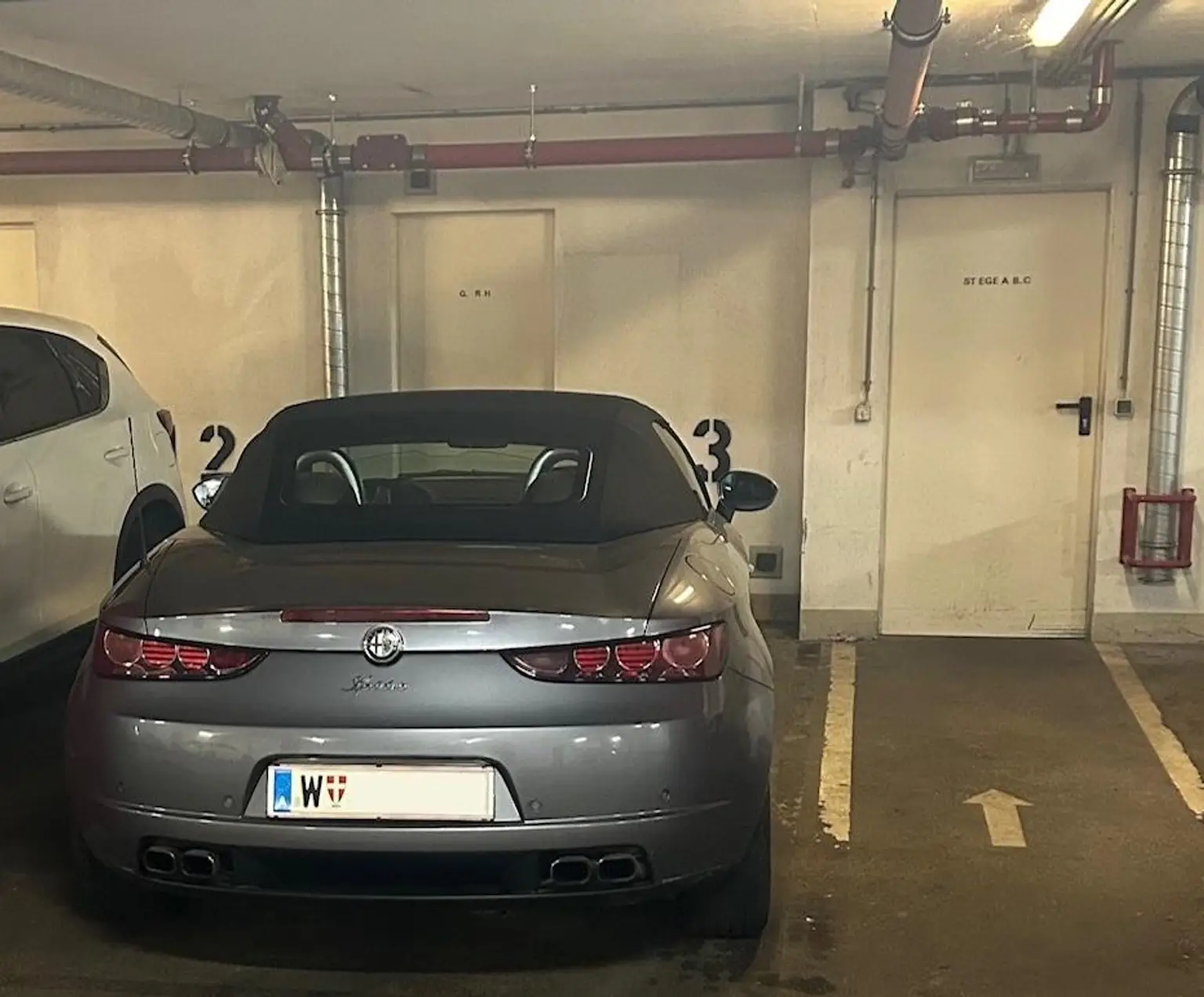 12 Garagenplatz direkt neben Eingang