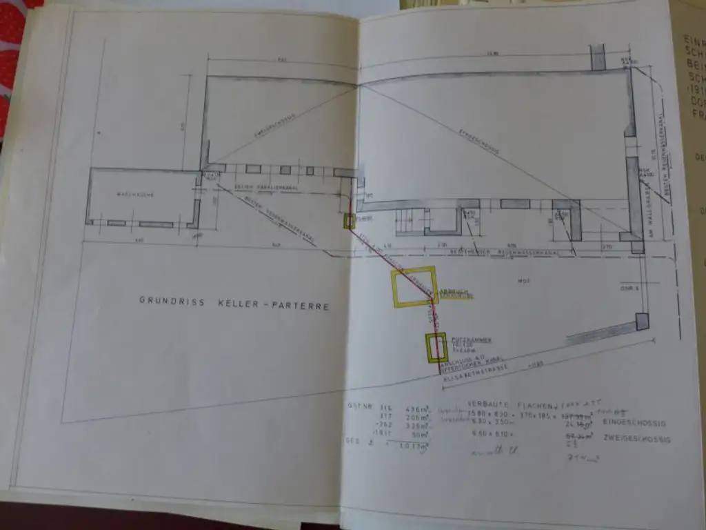 Historisches Gebäude mit großen Weinkeller mit Gewölbe im Zentrum von Perchtoldsdorf