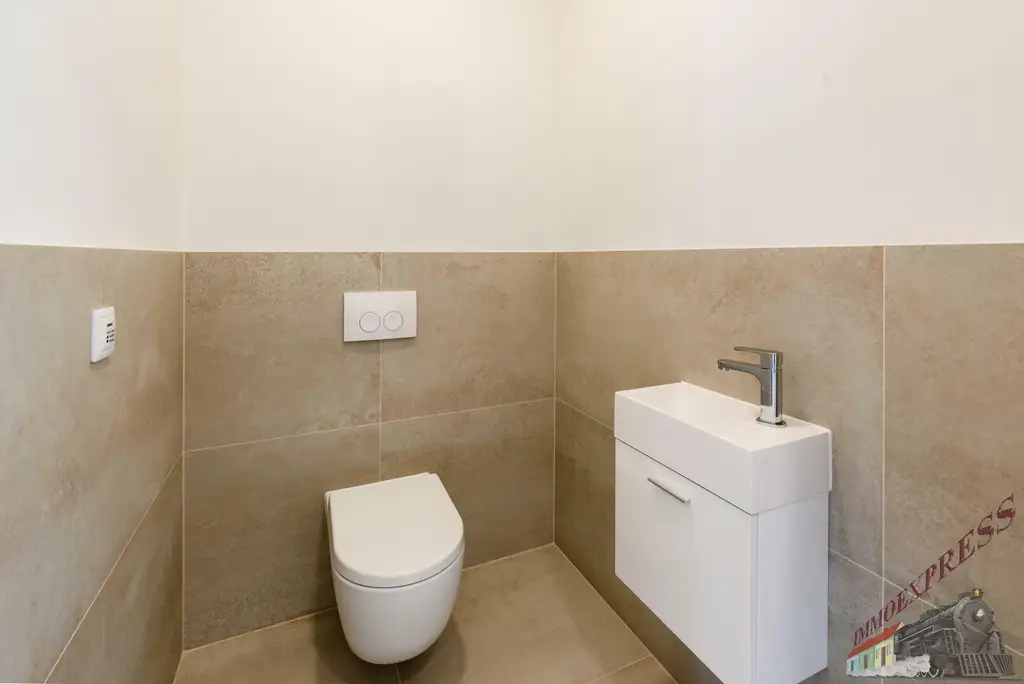 Erstbezug, Dachgeschosswohnung 3-Zimmer, inkl. Küche, Klimaanlage, Erlachplatz 10