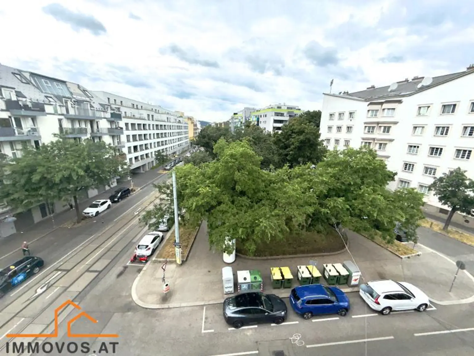 ECK-ALTBAUWOHNUNG sanierungsbedürftig