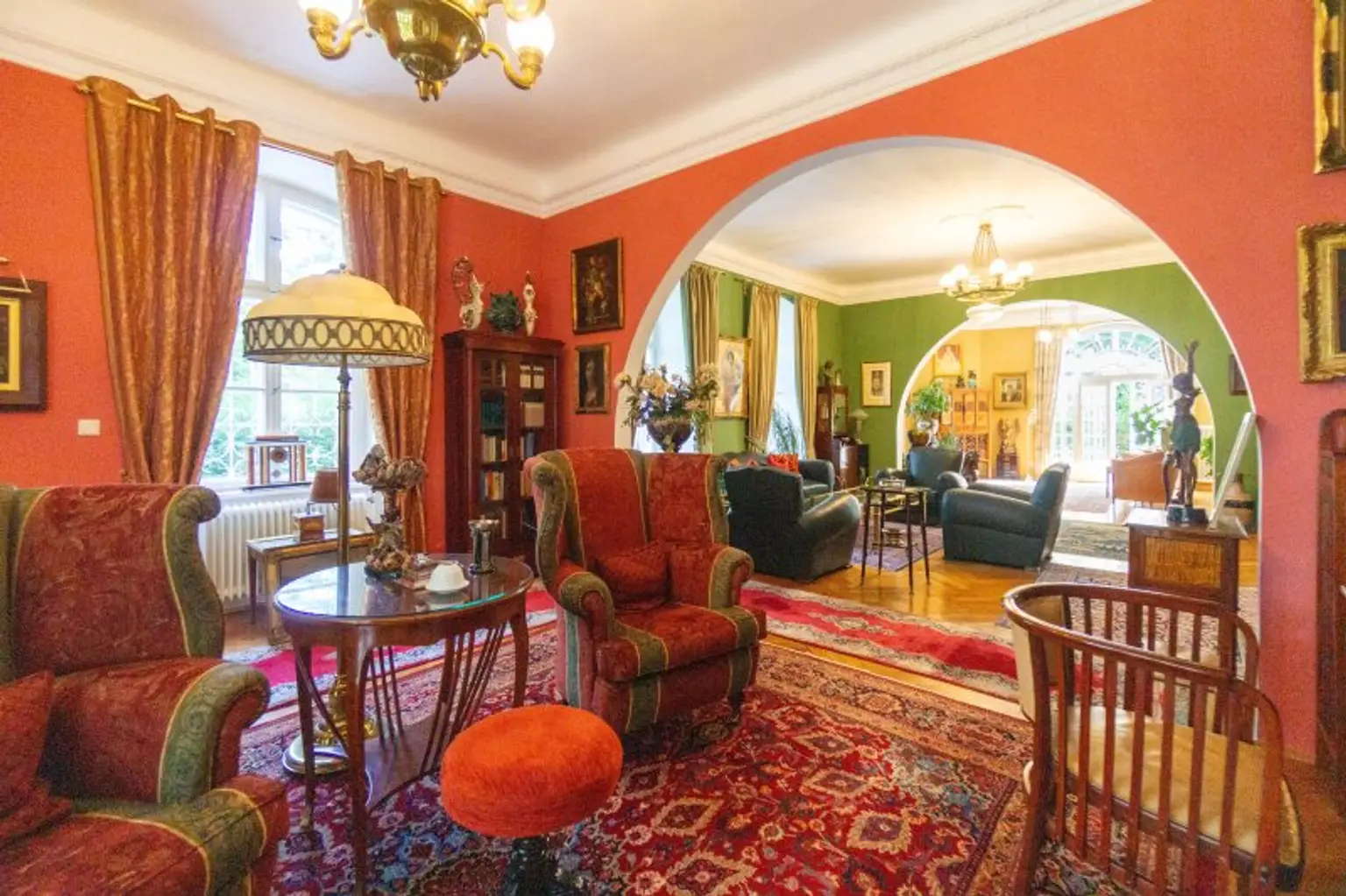 Schlossartige Villa auf über 6.600 m² teilbarem Bauland in einzigartiger Lage Pressbaums