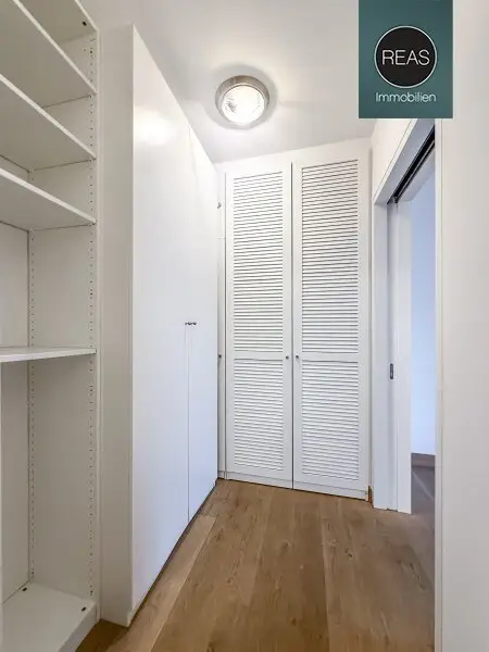 Provisionsfrei: Exklusives Maisonette - Apartment mit Loggia und Terrasse beim Beethoven Museum und Pfarrplatz! Garagen verfügbar!