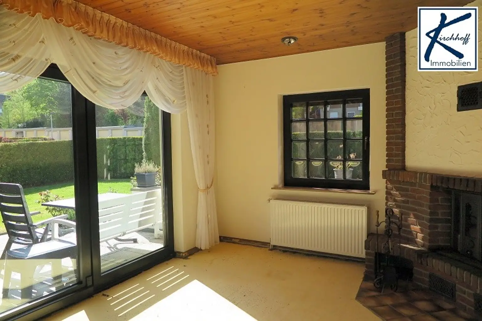 Ausgang zur vorderen Terrasse