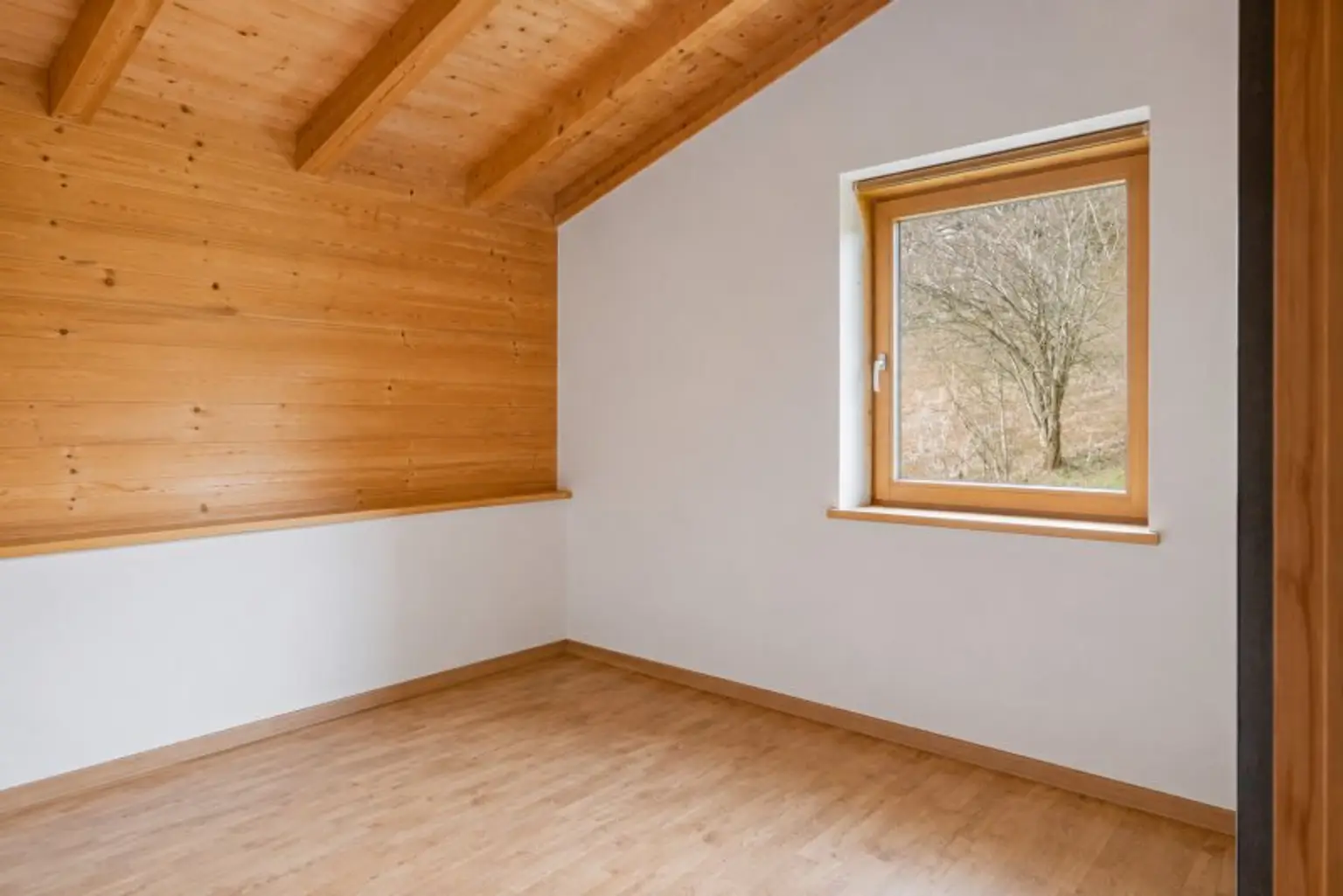 Schlafzimmer 2. 1 OG.