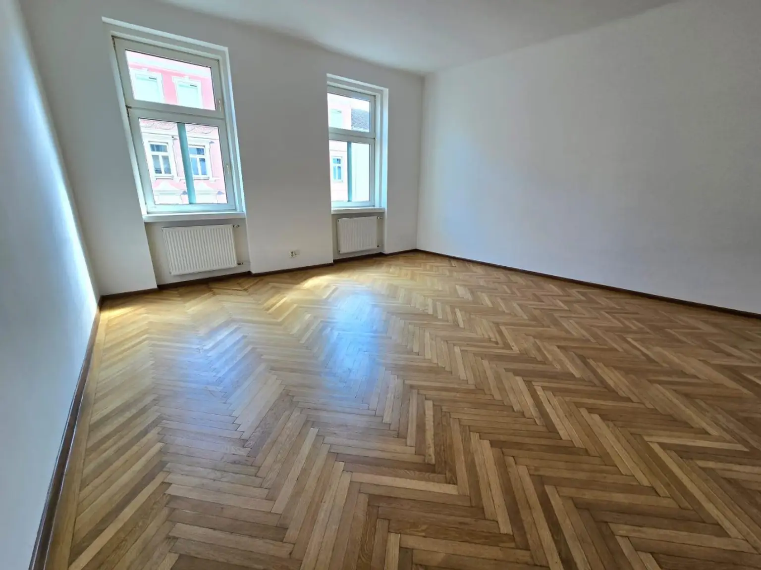 Stilvolles Wohnen in einem klassischen Altbau – nur 4 Minuten bis zur U1!