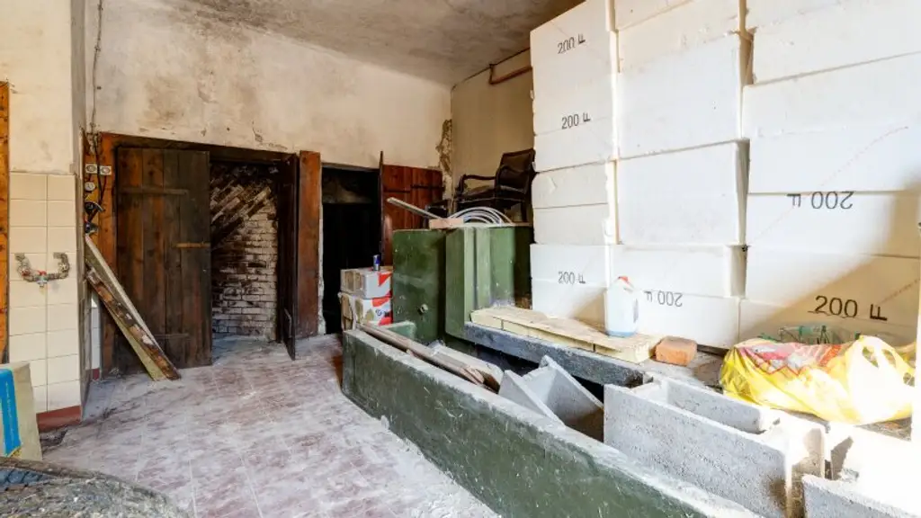 Potentialreiches Haus mit spitzen Weinkellerröhren in Groß-Schweinbarth