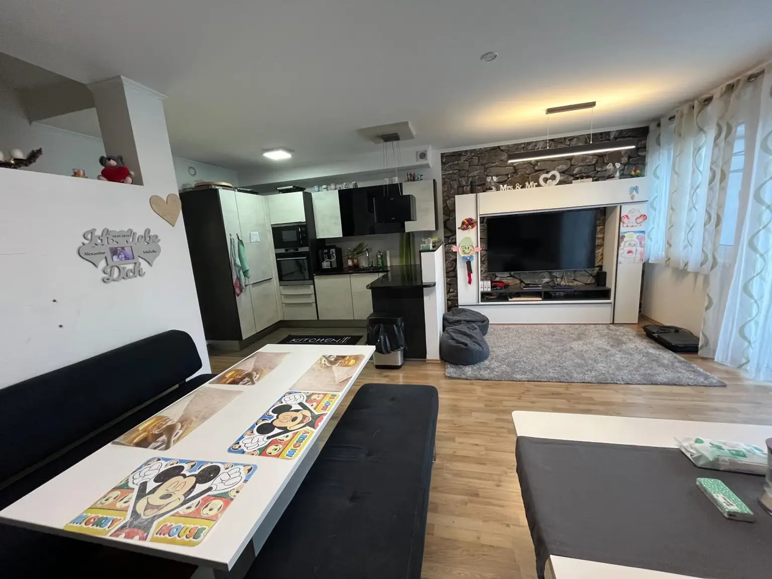 Erdgeschoss - Wohn- und Essbereich mit Küche