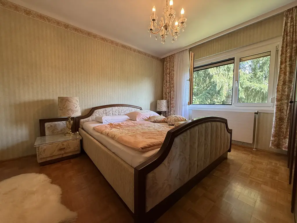 Südwest-Loggia mit Fernblick ins Grüne | Garage und Carport-Stellplatz | Absolute Ruhelage