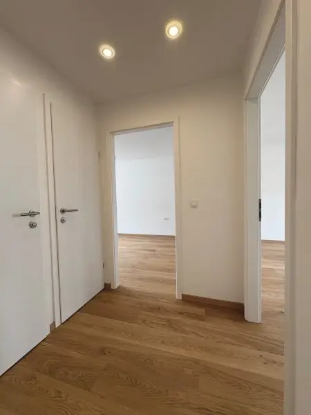 EIN TRÄUMCHEN! FRISCH SANIERT, HELL UND RUHIG MIT LOGGIA IM SCHÖNEN GERSTHOF