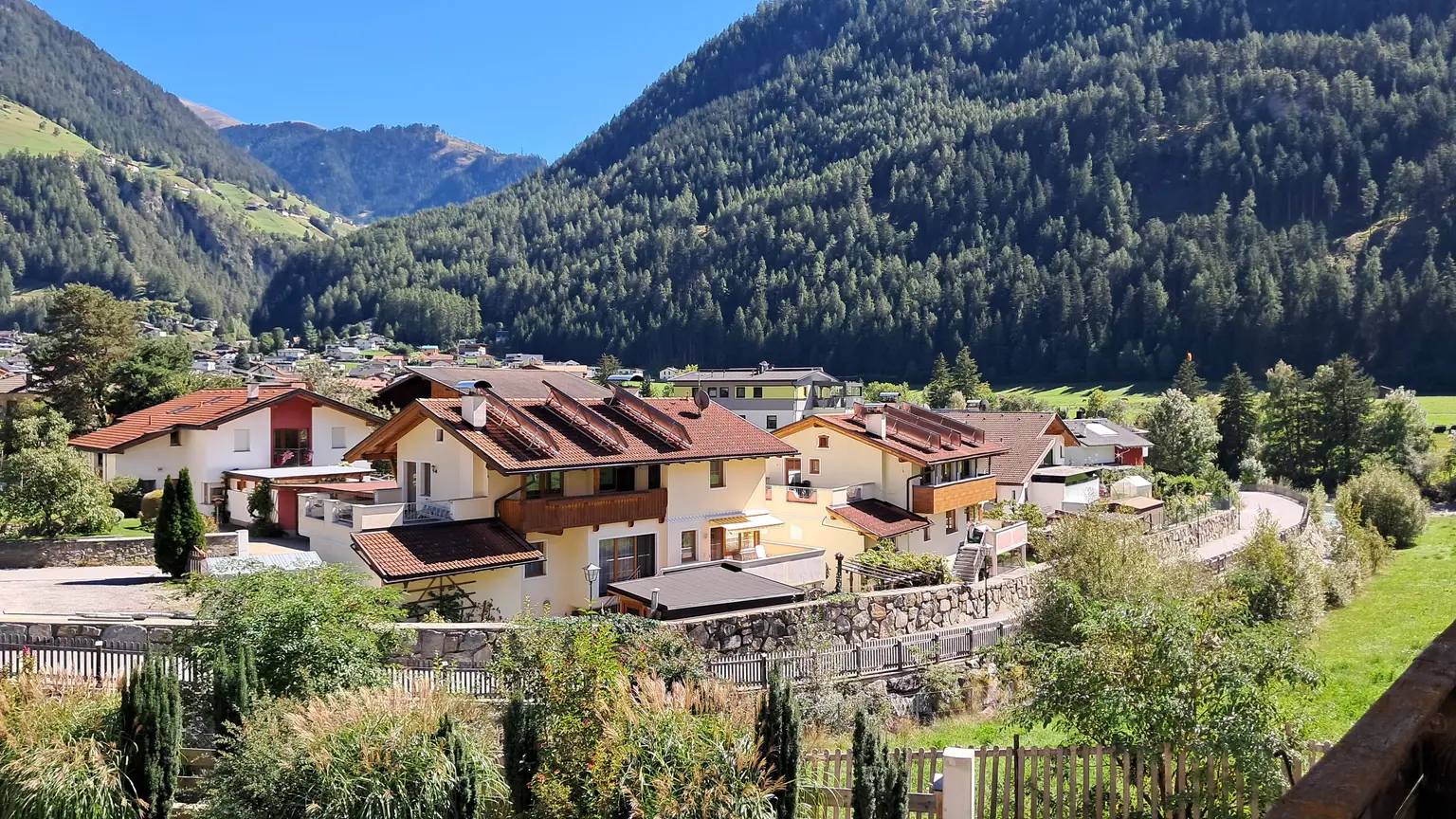 Exklusives Immobilienangebot: Historisches Juwel „Gasthaus“ im Herzen von Pfunds - Tradition trifft modernes Wohnen