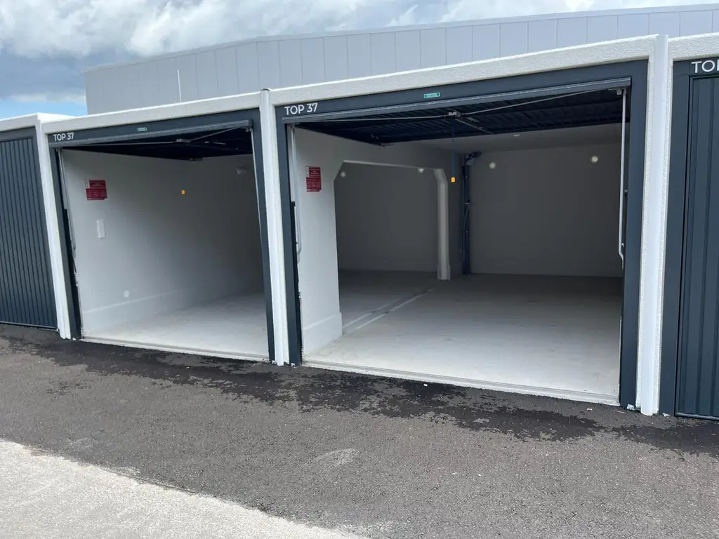 Doppelgarage zu vermieten im Garagenpark Timelkam / Ader