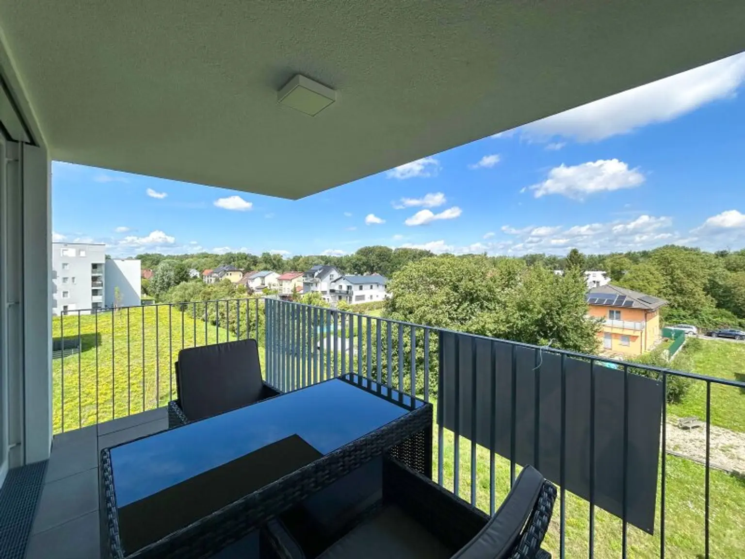 Traumhafte 2-Zimmer-Wohnung mit Balkon und Grünblick in 4030 Linz - Stellplatz inklusive - Nähe Bahnhof Ebelsberg