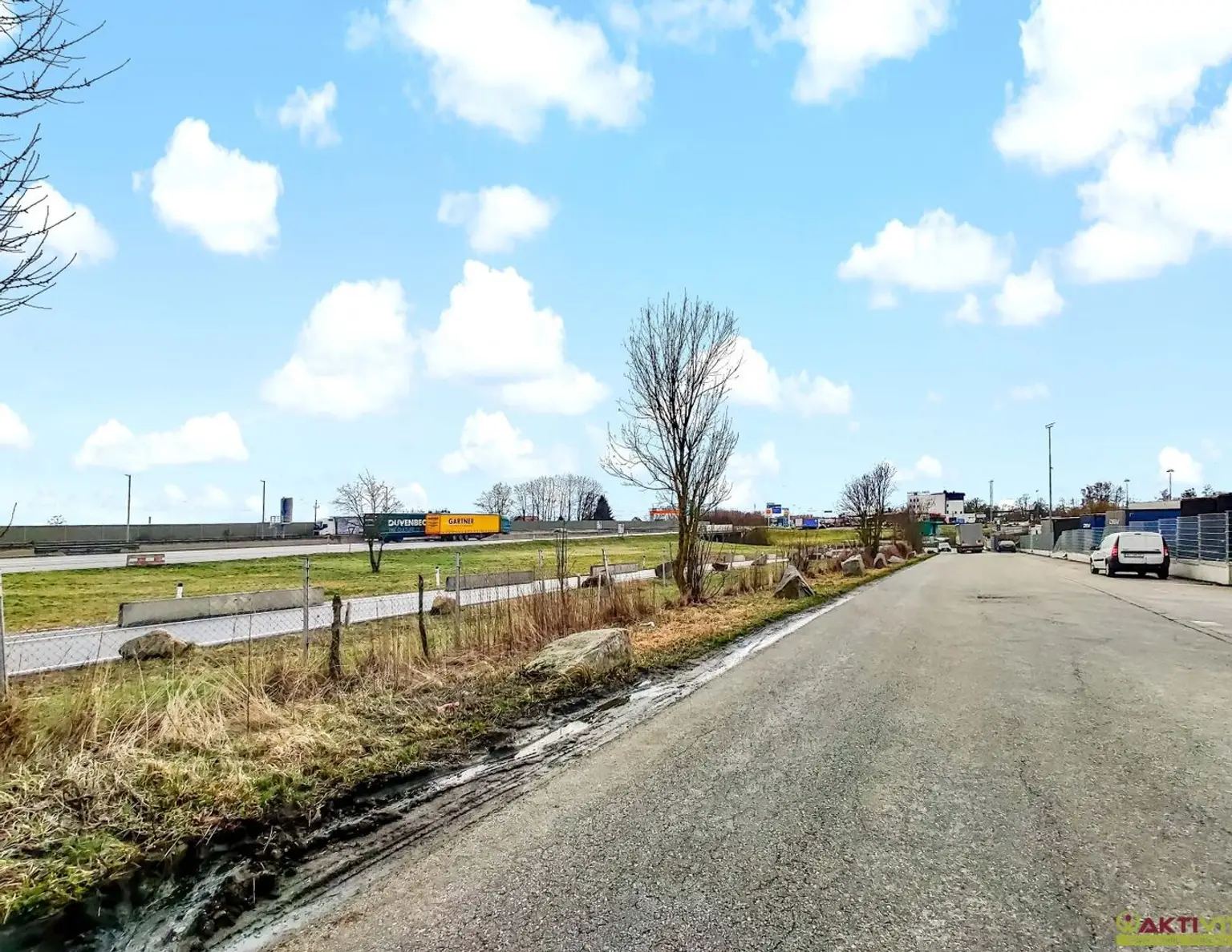 Großes Betriebs-Baugebiet direkt an der Autobahn A8! - Großes Potential als Pacht oder Baurecht. - An der Grenze zu DE.