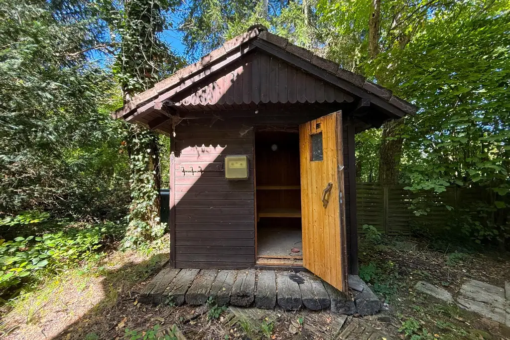 Traumhaftes Gartenparadies in Maurer BESTLAGE