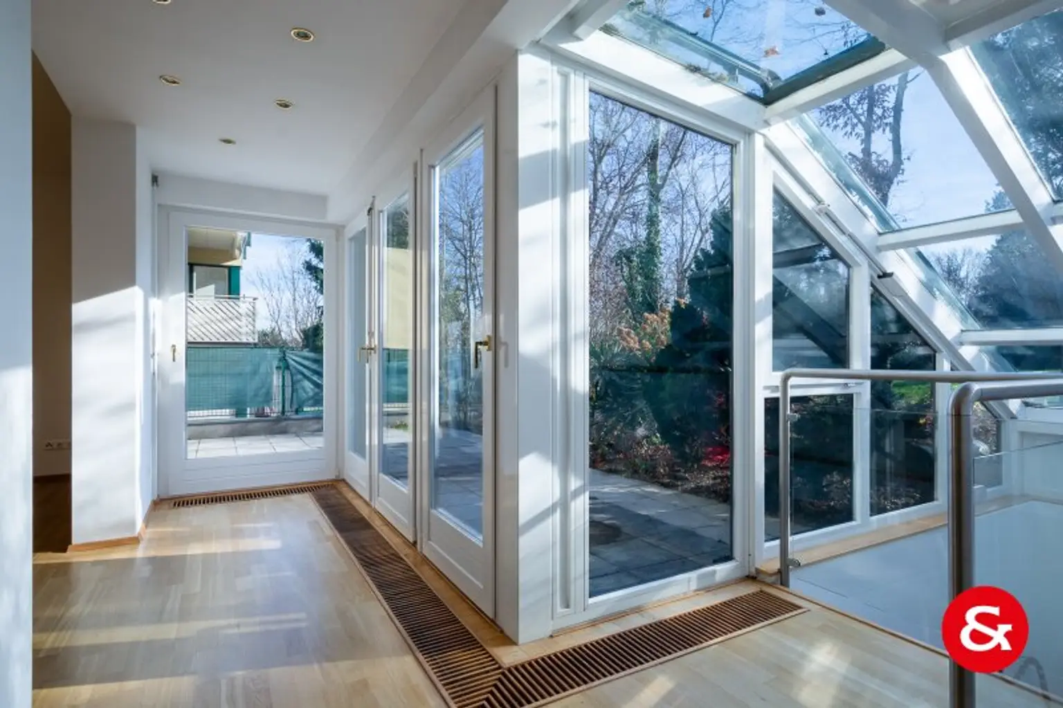 UNBERFISTETE Gartenwohnung mit Hobby/SPA-Ebene und 2 Garagenplätzen!