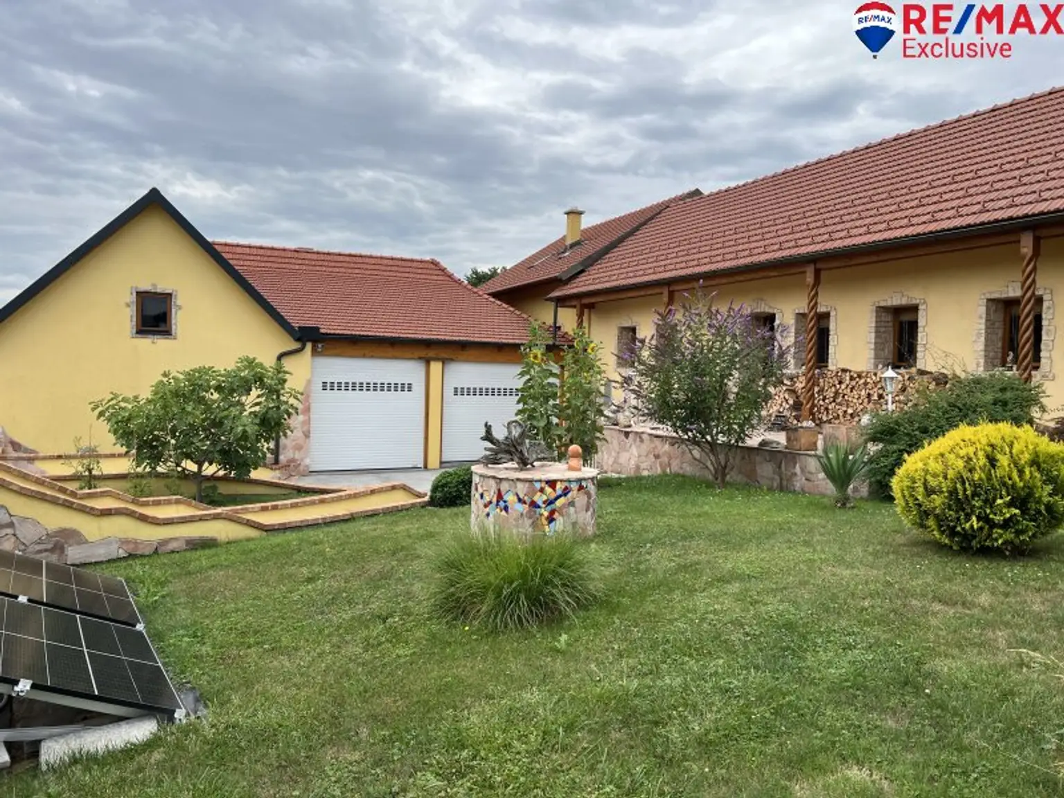 Charmantes Bauernhaus in Schwarzenbach – Ihr neues Zuhause mit Garten und Kamin!