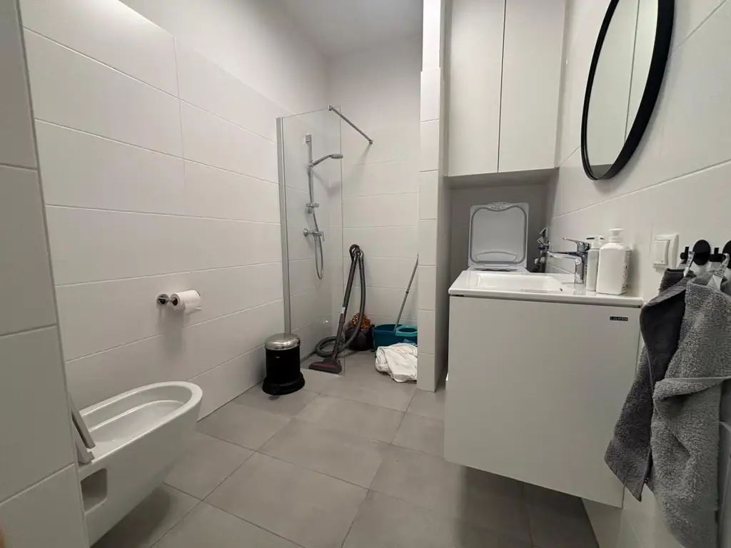 Hochwertige Designer-Wohnung mit großer Terrasse
