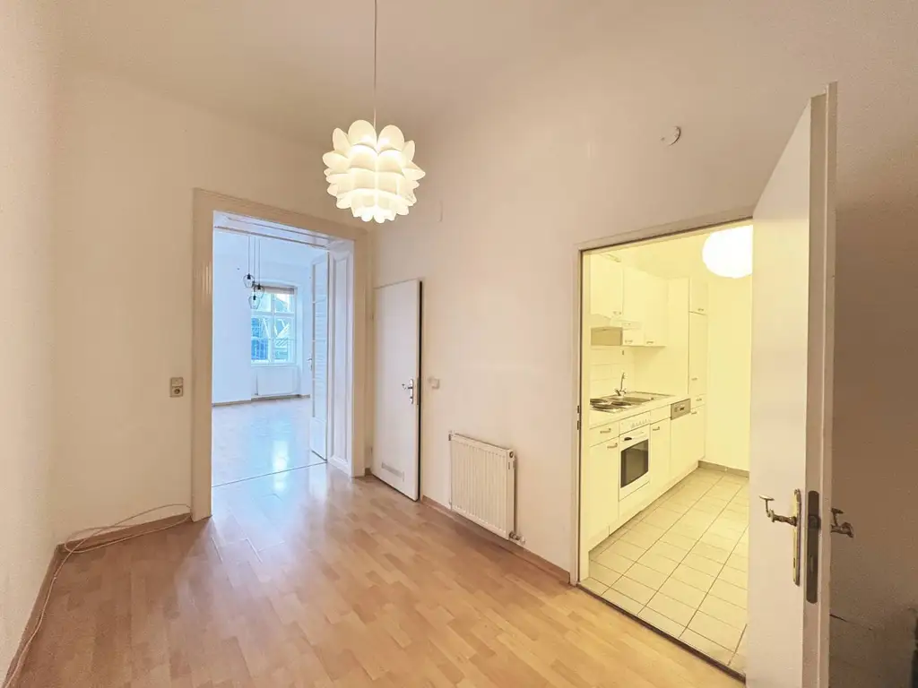 Gemütliche 2-Zimmer-Wohnung -
Parkblick - Nähe Altes AKH!