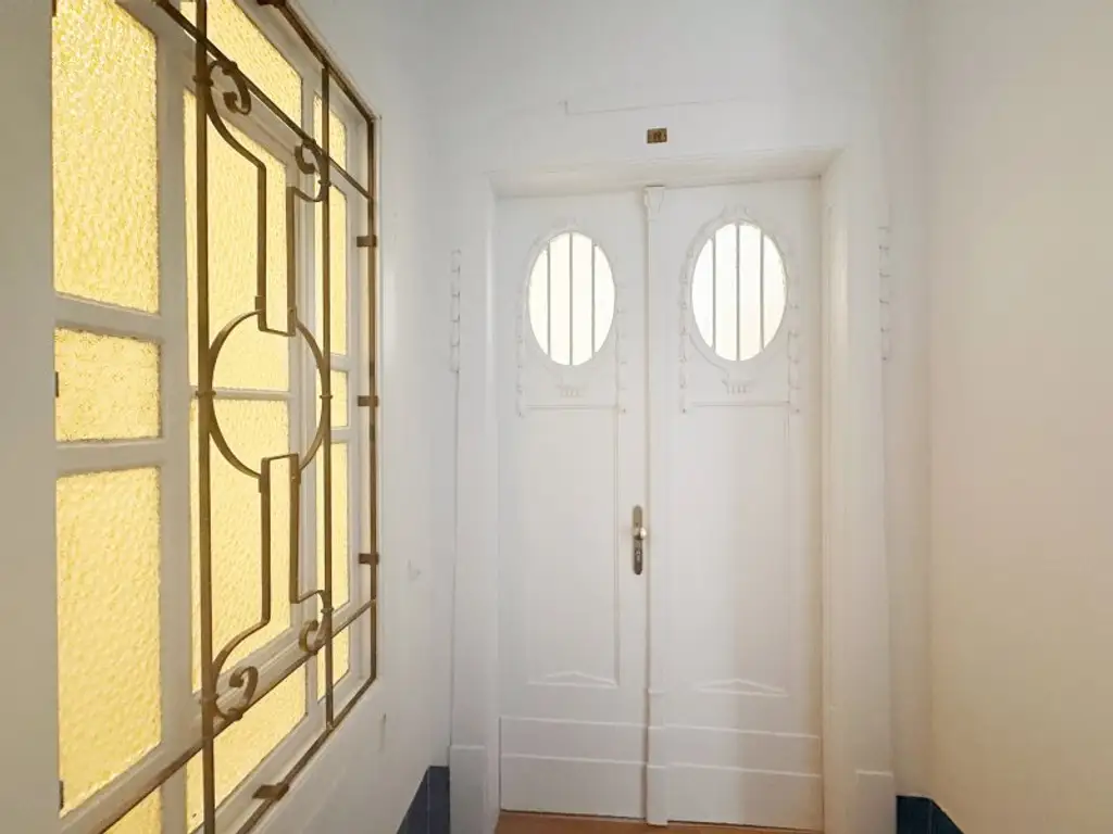 Erstbezug nach Sanierung – 4-Zimmer-Wohnung mit Balkon (134 m²)
