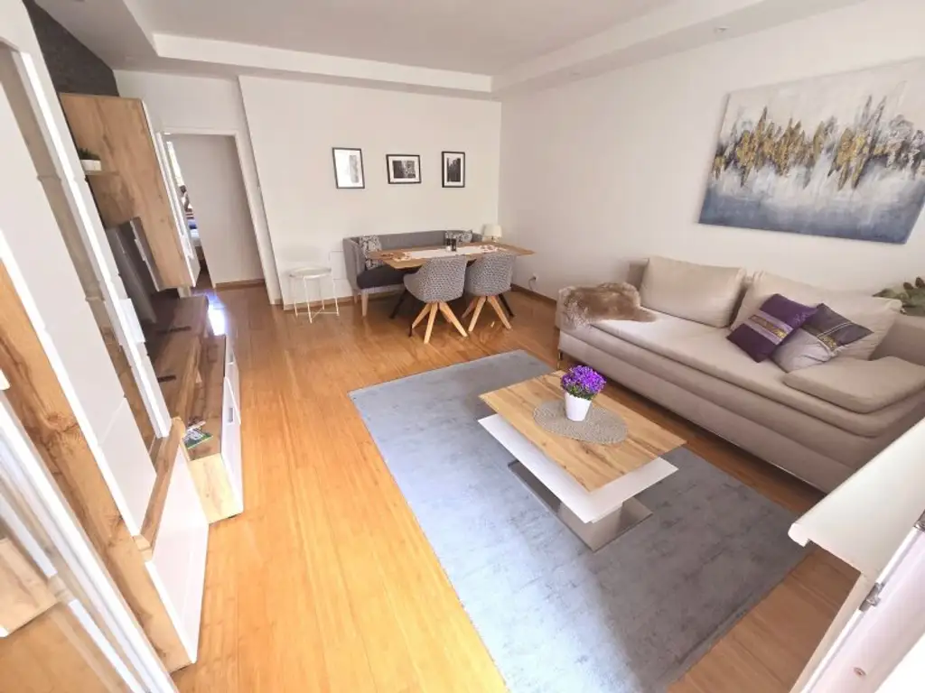 TOP LAGE - Koffer packen und einziehen! - hochwertig ausgestattete, moderne 3-Zimmer Wohnung mit verglaster Loggia - WIE ERSTBEZUG!
