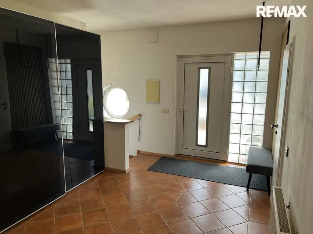 Großzügiges Einfamilienhaus mit Garten, Terrasse & Garage in Ebenfurth, 4 Zimmer, 195m²