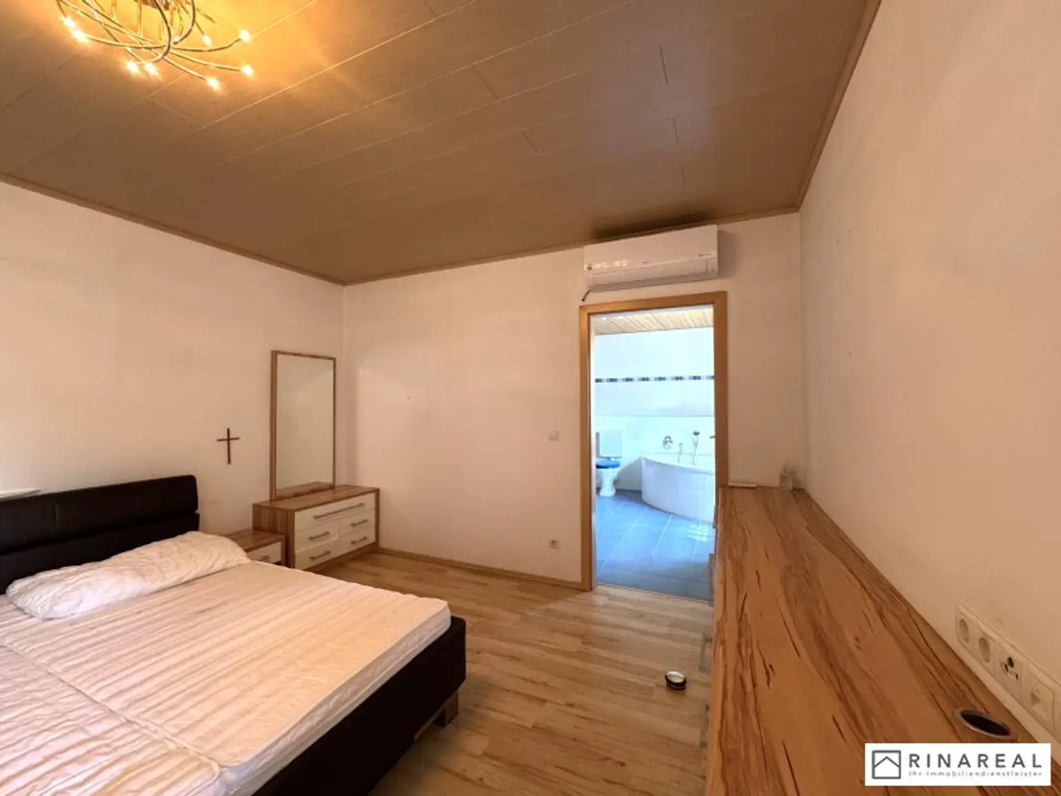 MOLLRAM - Einfamilienhaus mit ca. 1.268 m² Eigengrund | Baujahr 2009 | Sauna & Whirlpool | Luftwärmepumpe, PV-Anlage, Klimaanlage uvm.