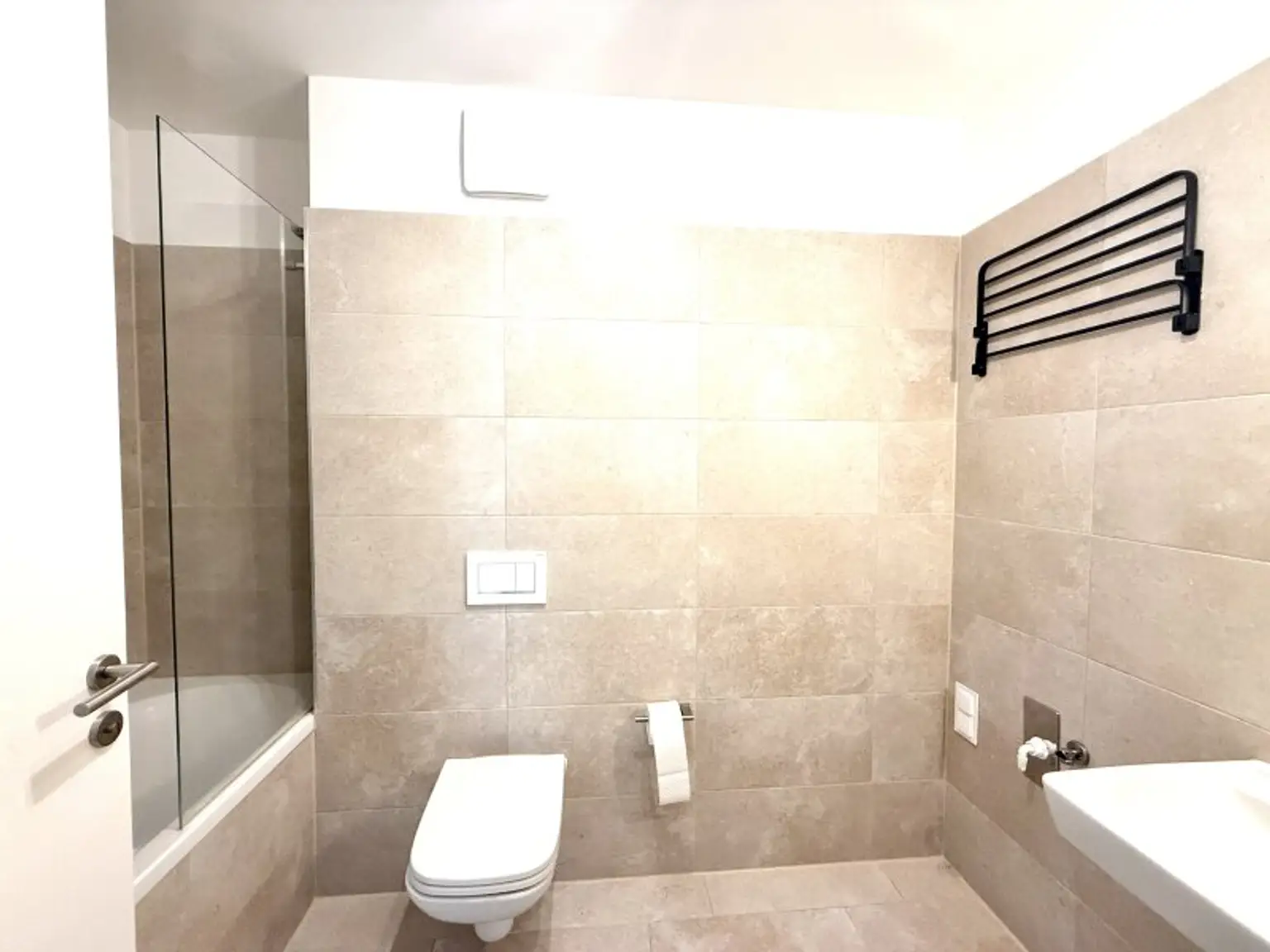 gut aufgeteilte 4-Zimmer Wohnung mit 2 WC's und einem südwest Balkon