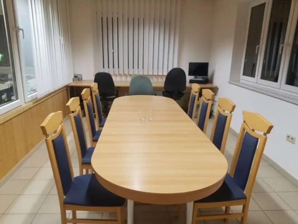 GEWERBEOBEKT MIT RENDITE-MÖGLICHKEIT: BÜRO - LAGER - WERKSTATT - STELLFLÄCHEN