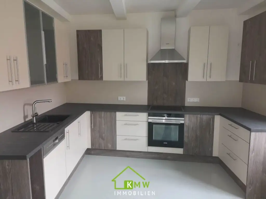 TOP-5-Zimmer-Wohnung in zentraler Ruhelage