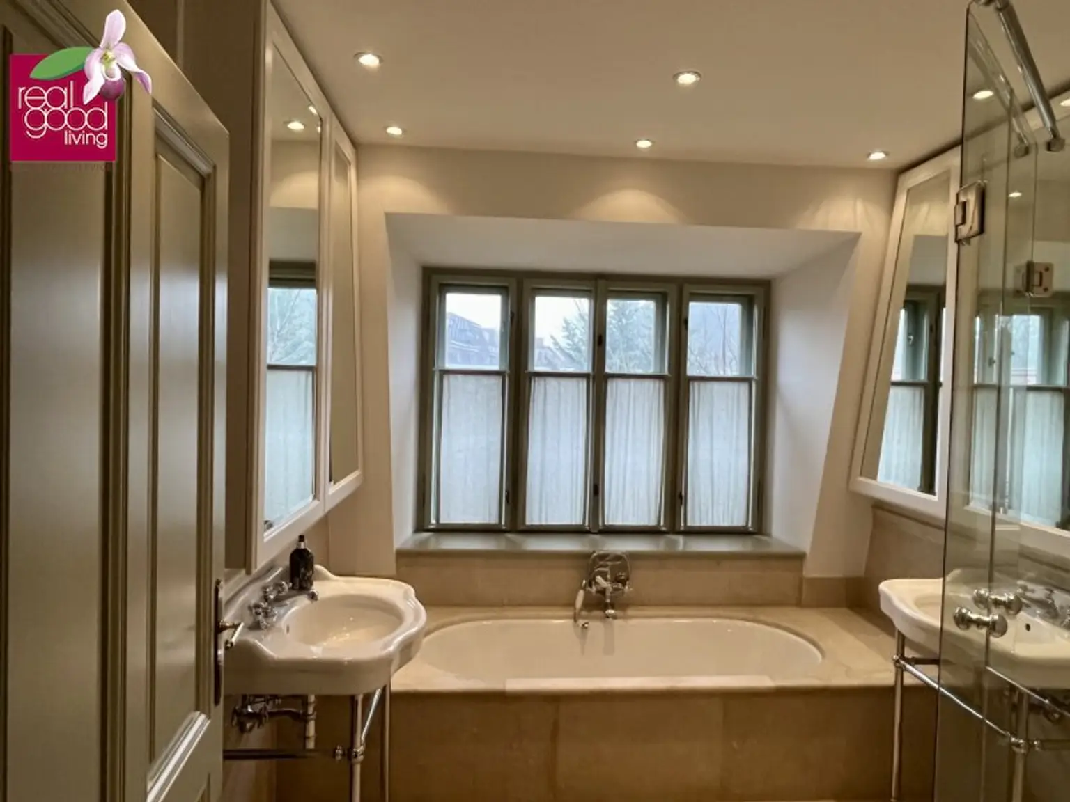 Prestige-Villa in Wien-Mauer – 15 Zimmer, 3.700 m² Gartenparadies, vielseitig nutzbar -Büro & Wohnen vereinbaren !!