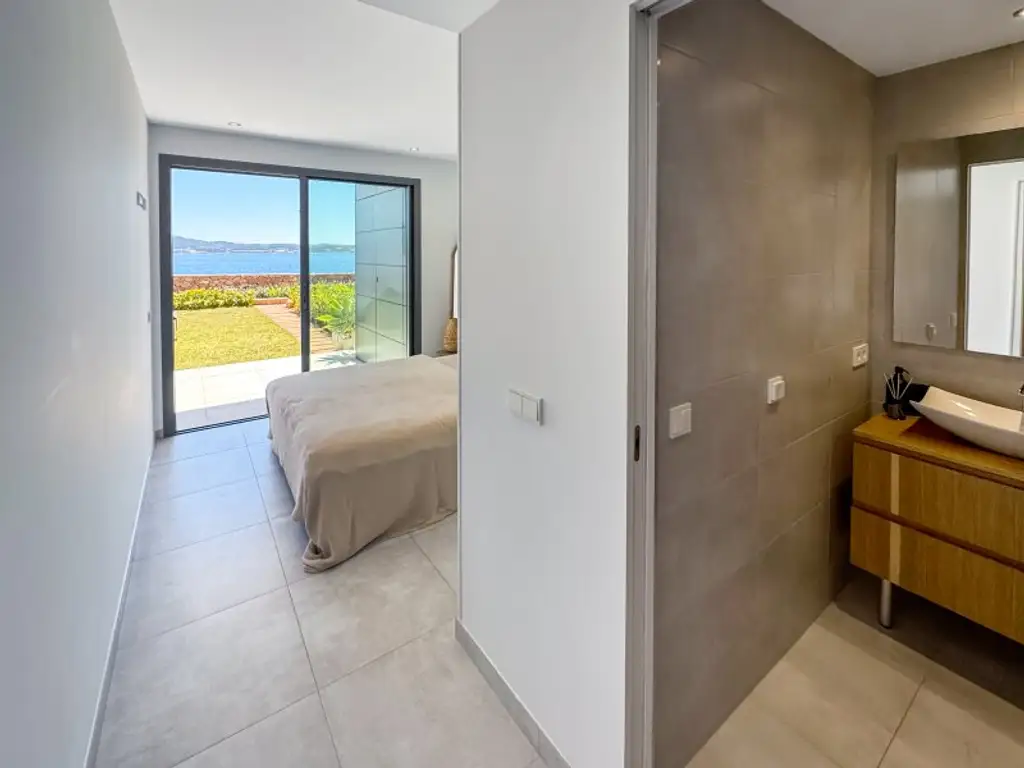 Luxus-Apartment direkt am Strand auf Ibiza