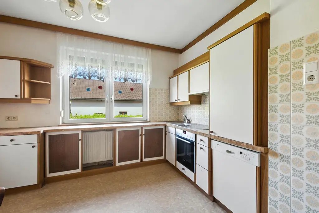 Ihr neues Zuhause: Einfamilienhaus mit vielseitigem Ausbaupotenzial in familienfreundlicher Stadtlage!