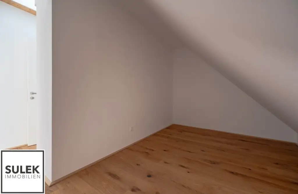 Erstbezug: traumhafte DG-Maisonette mit 3 Schlafzimmern und 2 Bädern