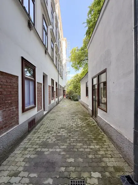 Geschäftslokal mit Eigengarten in 1070 Wien zu verkaufen