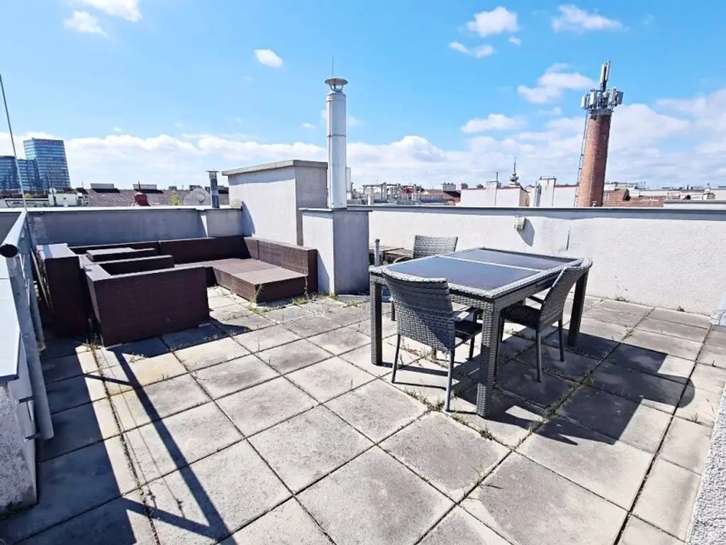 TERRASSENHIT, U1-NÄHE, 84 m2 Dachgeschoß mit 30 m2 Terrasse, 2 Zimmer, Wohnküche, 2 Bäder, Parketten, Viktorgasse
