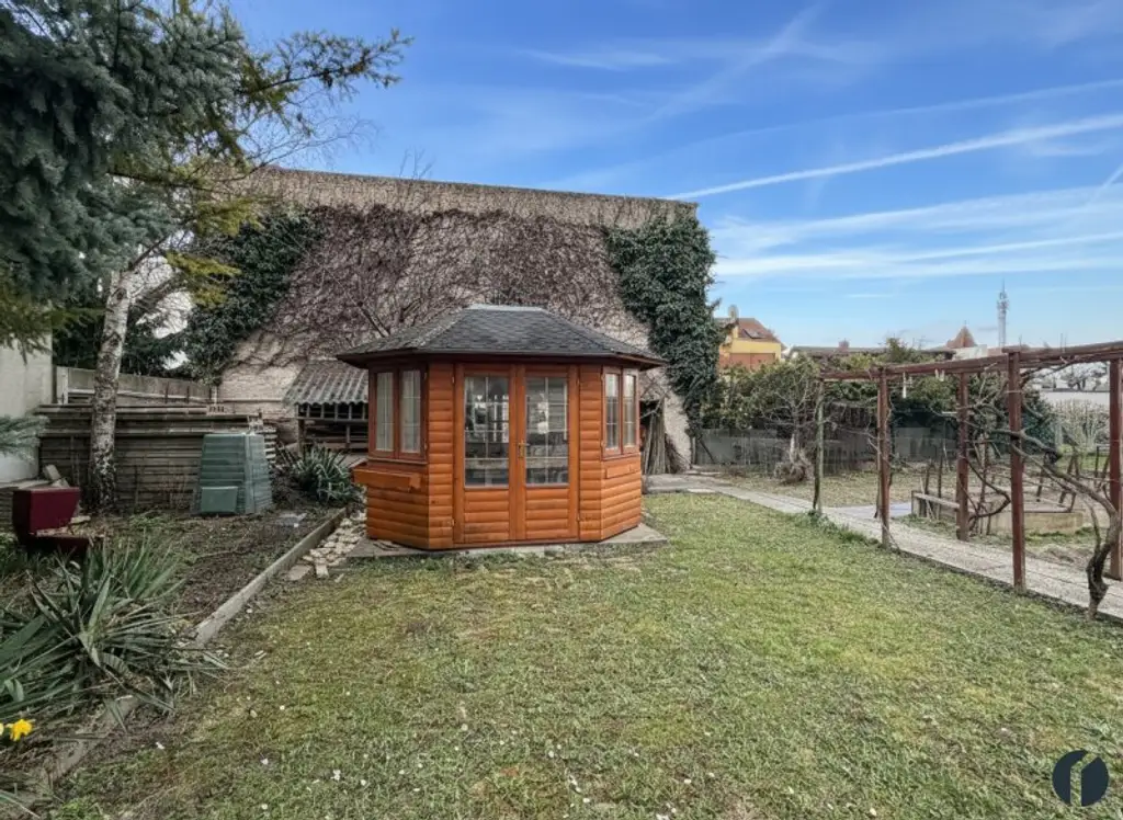 Charmanter Altbau mit Potential und großem Garten