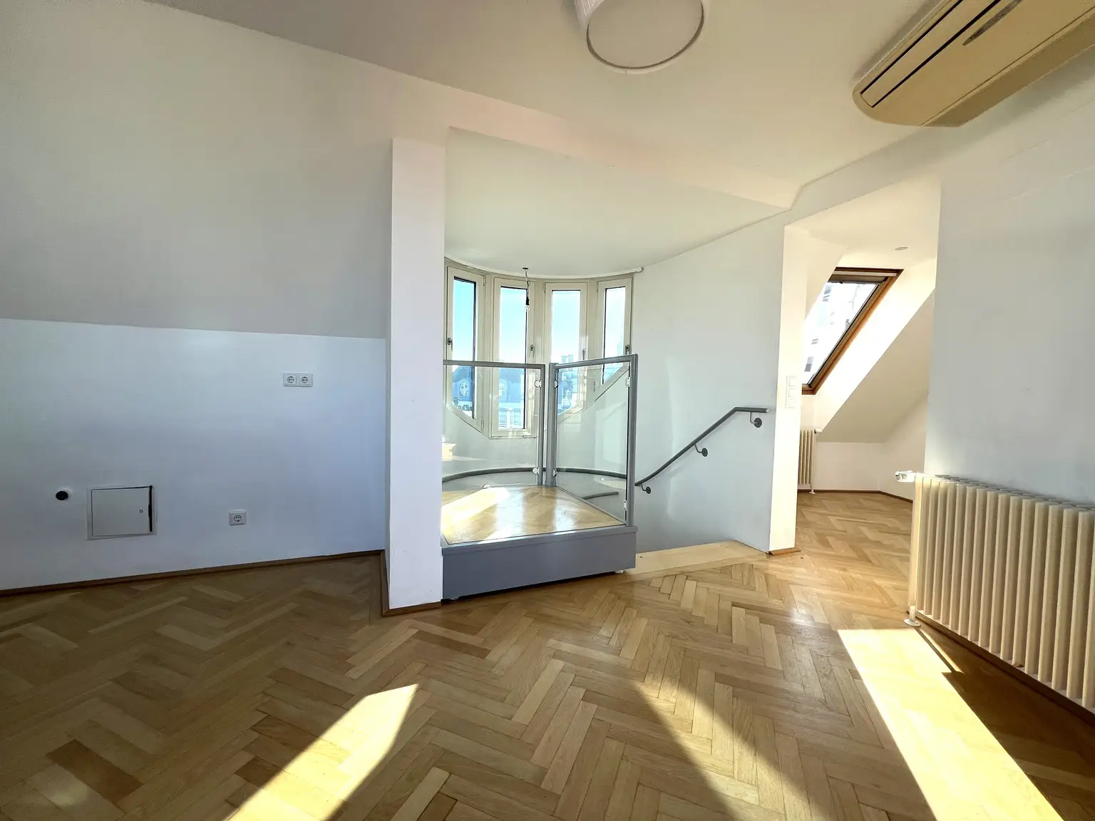 IN VORBEREITUNG: Moderne, klimatisierte 3-Zimmerwohnung mit Terrassen und Wintergarten im Wiener Zentrum