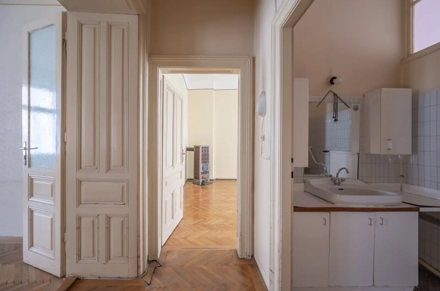 Hidden Gem in the Heart of the 6th – Historic Charm Meets Future Vision!