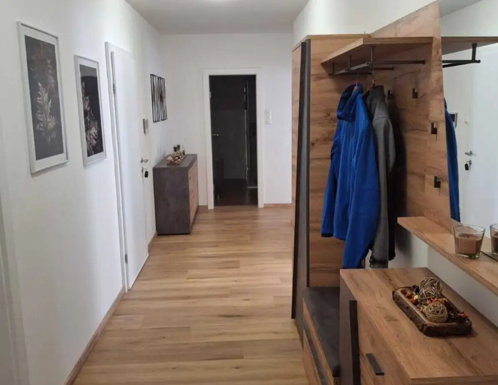 Rendite oder Eigennutzen: Saniertes Wohnhaus mit 4 Einheiten in ruhiger Lage